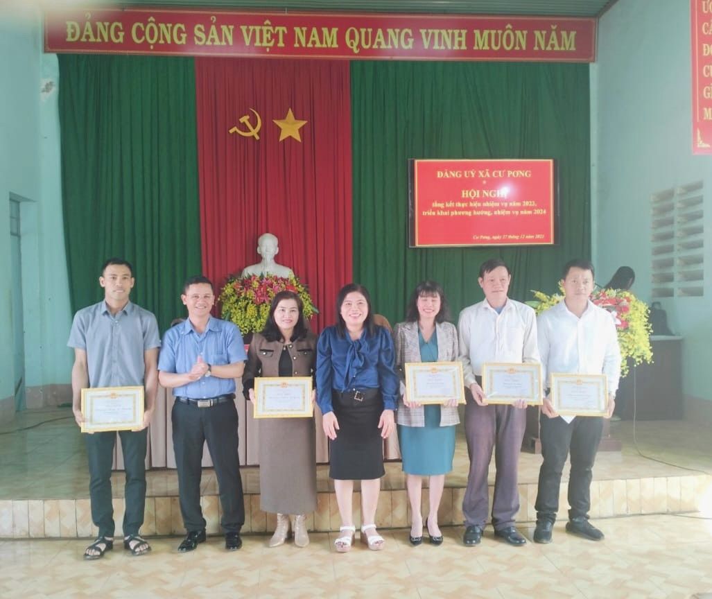 qưqư